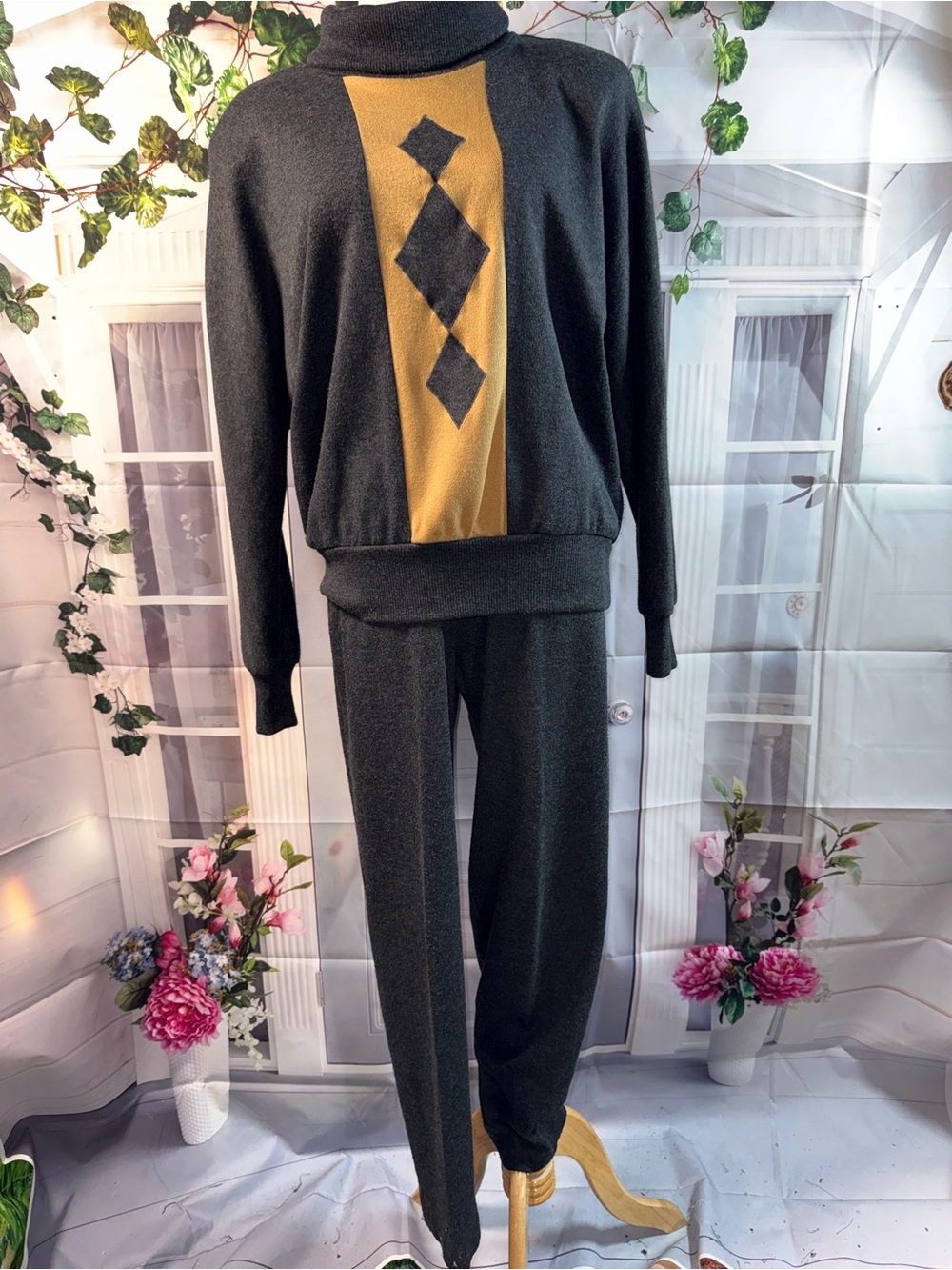 1191-Vintage Robbie Bee Charcoal and Mustard Two-Piece Pantsuit